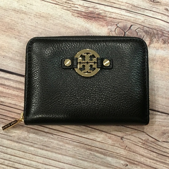 Tory Burch Accessories - Tory Burch Amanda Pebbled Leather Zip Coin Case in Black - NWT